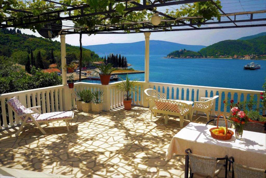 Апартаменты Apartments Okuka Тиват