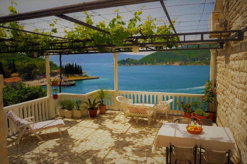 Апартаменты Apartments Okuka Тиват