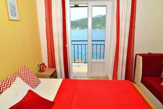 Апартаменты Apartments Okuka Тиват Номер-студио "Комфорт" с балконом и видом на море-2